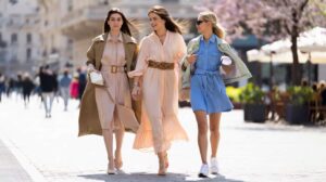 12 rochii cu centură la prețuri accesibile de la Zara, Mango și H&M care îți vor îmbunătăți imediat ținuta de primăvară