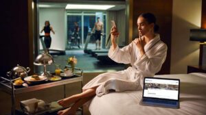 Hotels.com plătește 4.300 de euro testerilor de halate de baie și servicii de room service