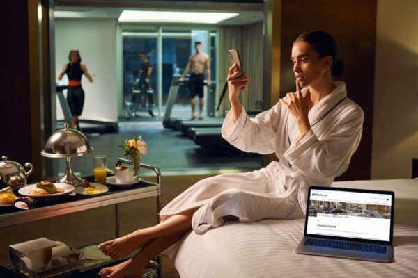 hotelscom plătește